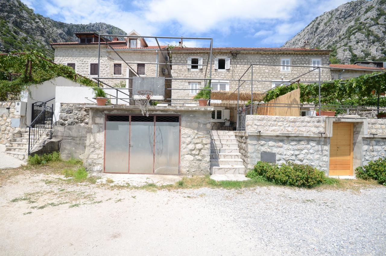 Stone House Dragutinovic Leilighet Kotor Eksteriør bilde