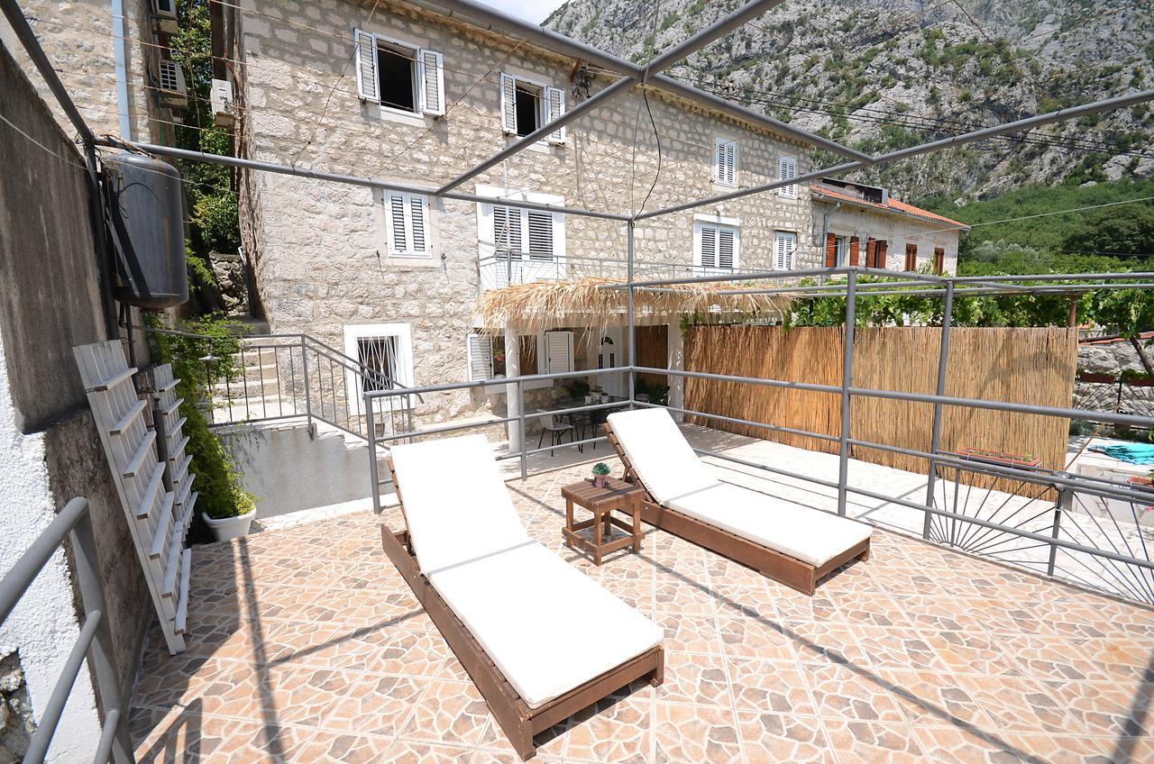 Stone House Dragutinovic Leilighet Kotor Eksteriør bilde