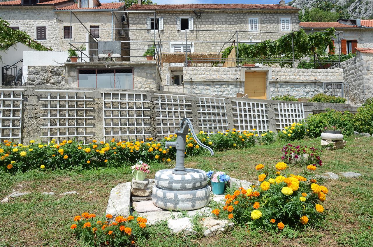 Stone House Dragutinovic Leilighet Kotor Eksteriør bilde